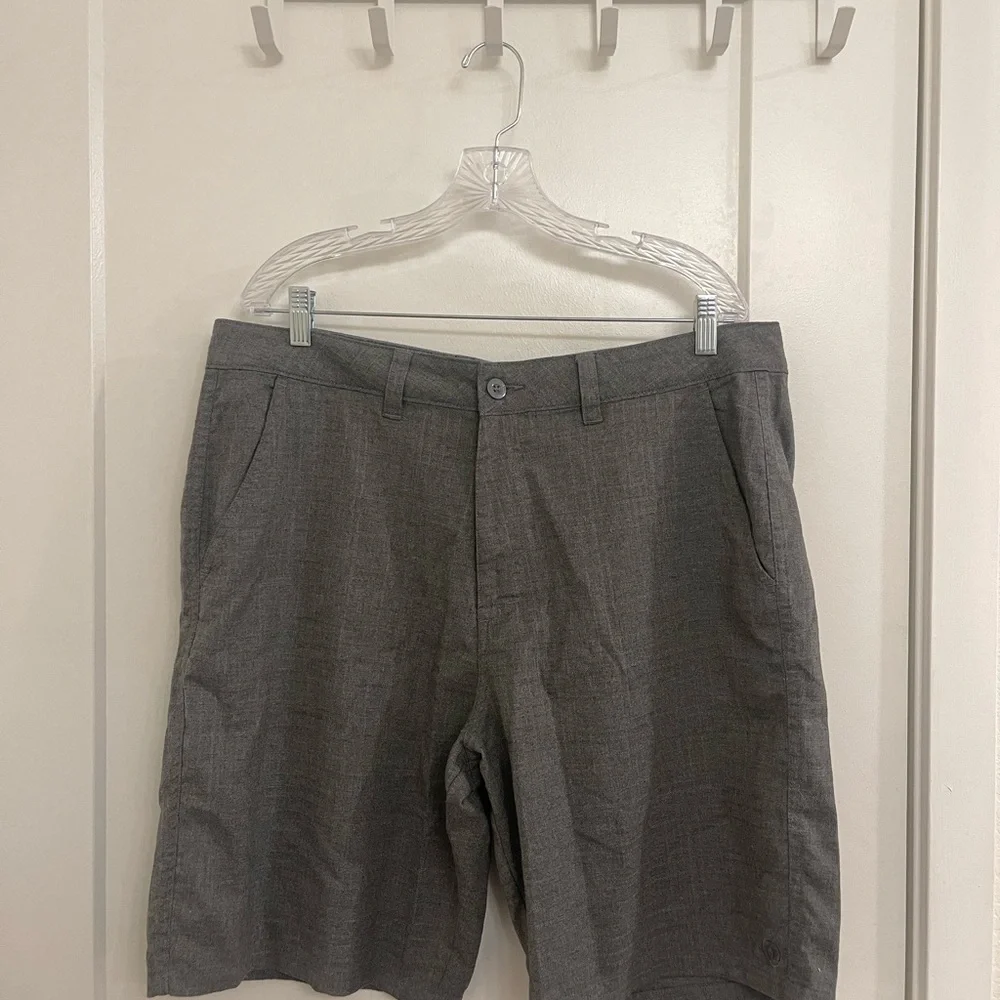 Hang Ten Golf Casual Athletic Charcoal Flat‎ Front Shorts